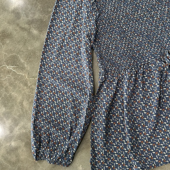 Plus size long sleeve blouse - Picture 4 of 5